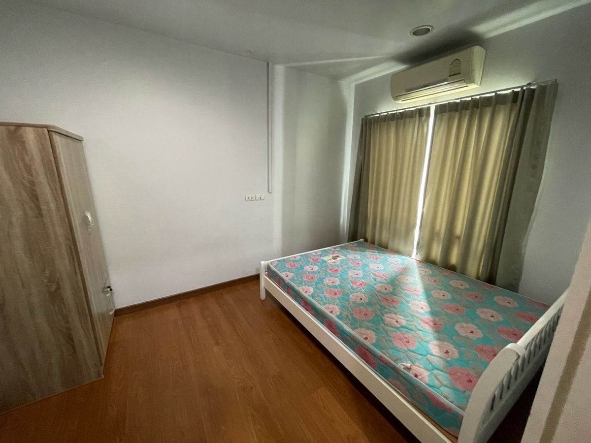 For RentTownhomeEakachai, Bang Bon : Rent a townhouse Baan Klang Mueang Sathorn-Taksin 2 in Talat Phlu, Thonburi, near BTS Wutthakat