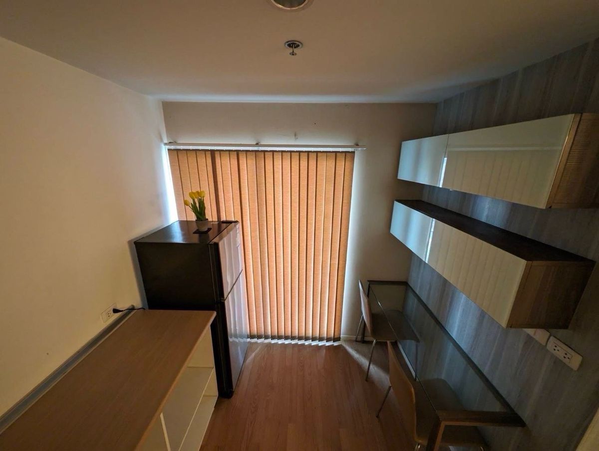 For RentCondoSeri Thai, Ramkhamhaeng Nida : Condo for rent, Lumpini Ville Ramkhamhaeng 60/2 Building: A Floor: Room Size: 27 sqm. Price 8,000 baht. Nearby places: Lam Sali Intersection (Yellow Orange) near the passenger terminal.