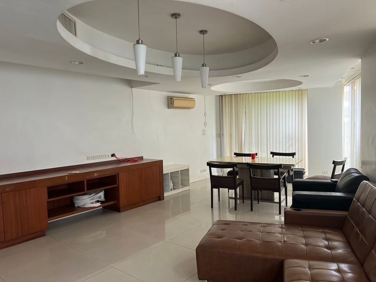 For SaleHouseSukhumvit, Asoke, Thonglor : 🔥 Urgent sale! 3 -storey detached house, large plots in the middle of Sukhumvit