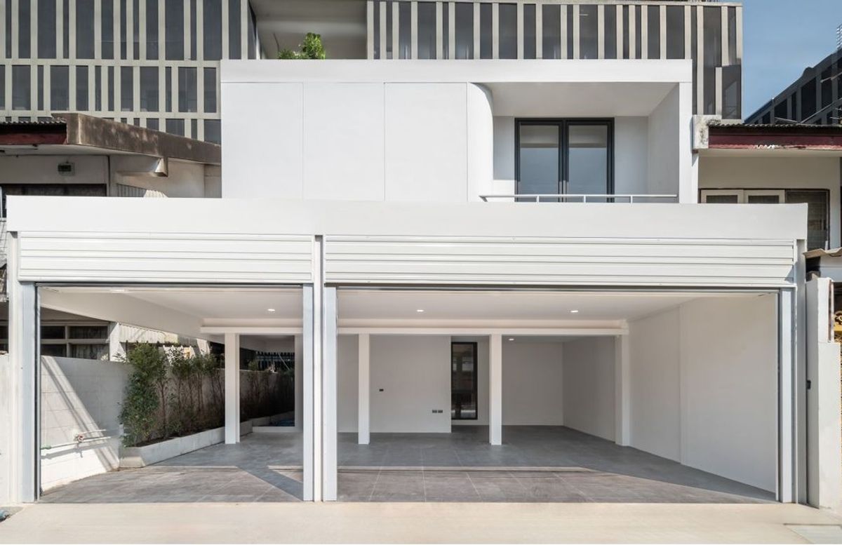 Ratchathewi,Phayathai : Semi-detached house near BTS Saphan Khwai/Ari