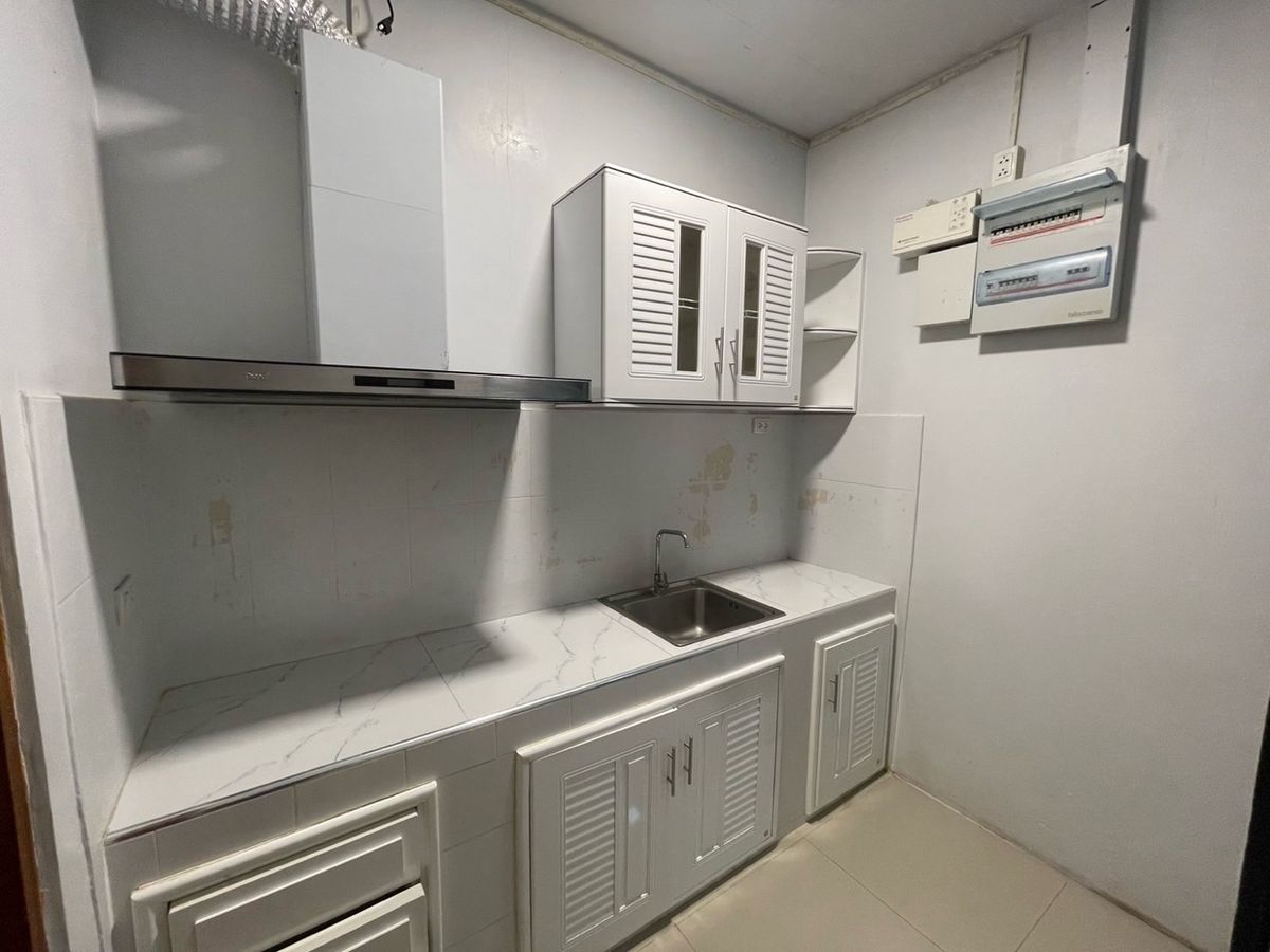 For RentTownhomeEakachai, Bang Bon : Rent a townhouse Baan Klang Mueang Sathorn-Taksin 2 in Talat Phlu, Thonburi, near BTS Wutthakat