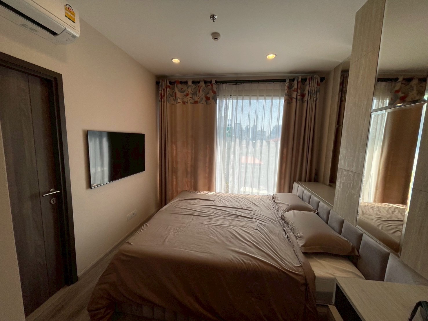 For RentCondoRama9, Petchburi, RCA : IJ04331 - Ideo Mobi Asoke :  ไอดีโอ โมบิ อโศก - Srinakharinwirot University / MRT Phetchaburi / มศว