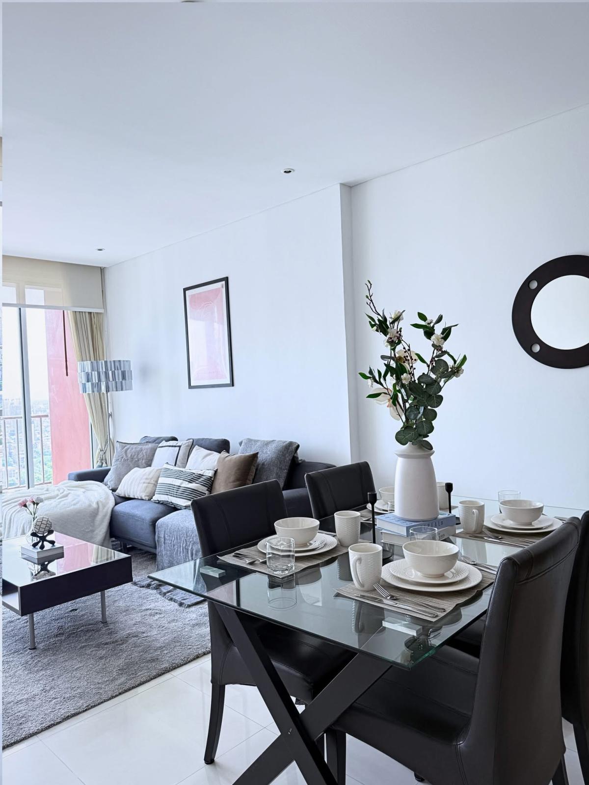 ขายคอนโดสุขุมวิท อโศก ทองหล่อ : ขายคอนโด Fullerton Sukhumvit ราคา 19,000,000 บาท [JNs250706]