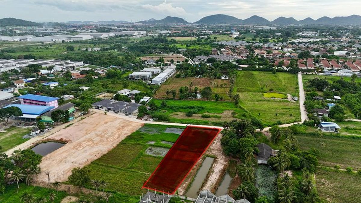 For SaleLandSriracha Laem Chabang Ban Bueng : Land for sale in Nong Kham Ngam Ngam, good location next to The Simphoni Sriracha Village