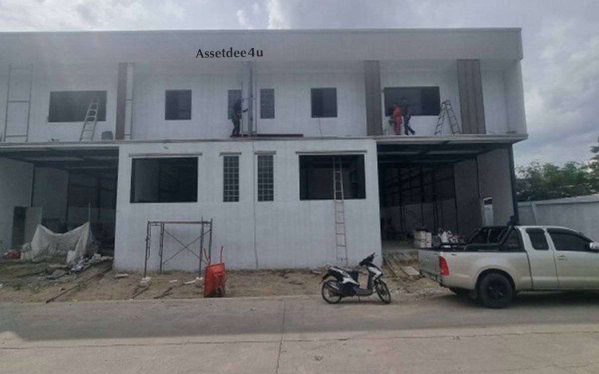 For RentWarehouseLadprao101, Happy Land, The Mall Bang Kapi : AW523 Warehouse for rent with a new office, 300 sq.m., Lat Phrao Pho Kaew Nawamin area, near Ram Inthra express////, start renting 1 Aug 68. Book before only one room.