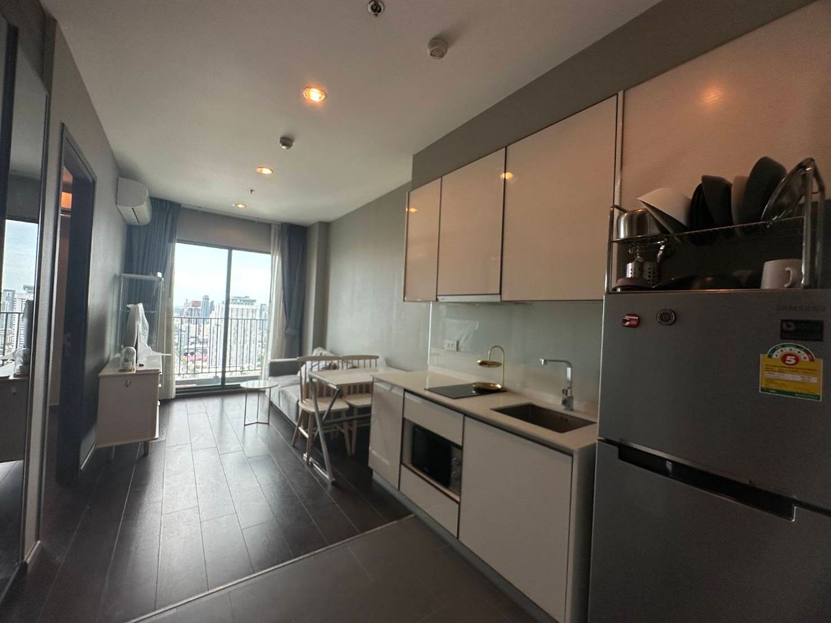 For RentCondoSukhumvit, Asoke, Thonglor : Condo for rent. C EKKAMAI. Completed condo, ready to be near the Ekkamai BTS BTS and many department stores !!