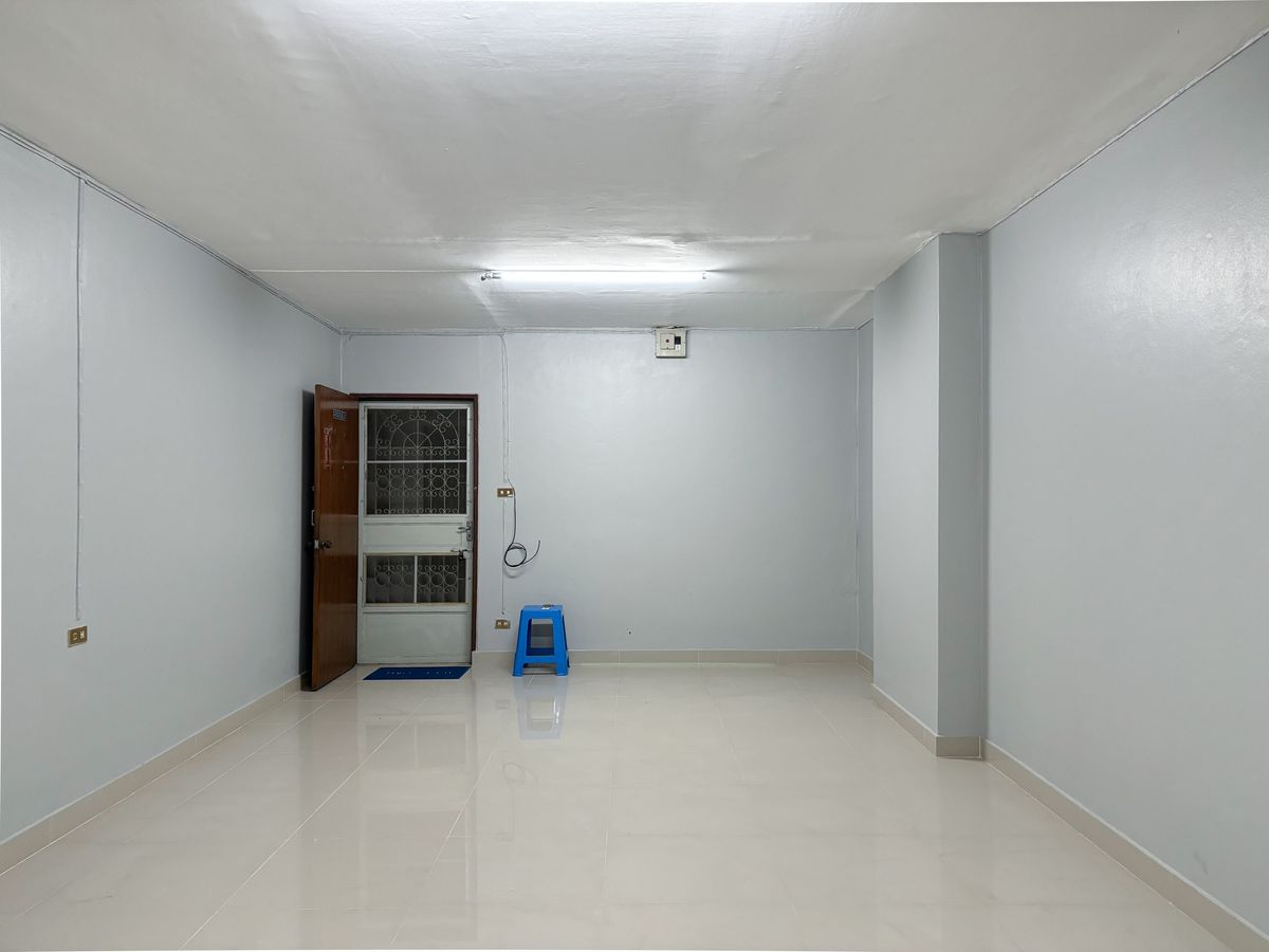 For SaleCondoRama9, Petchburi, RCA : Sell ​​37 sqm. Condo, T. V. Condominium 2, Pracha Songkhro area (S4914)