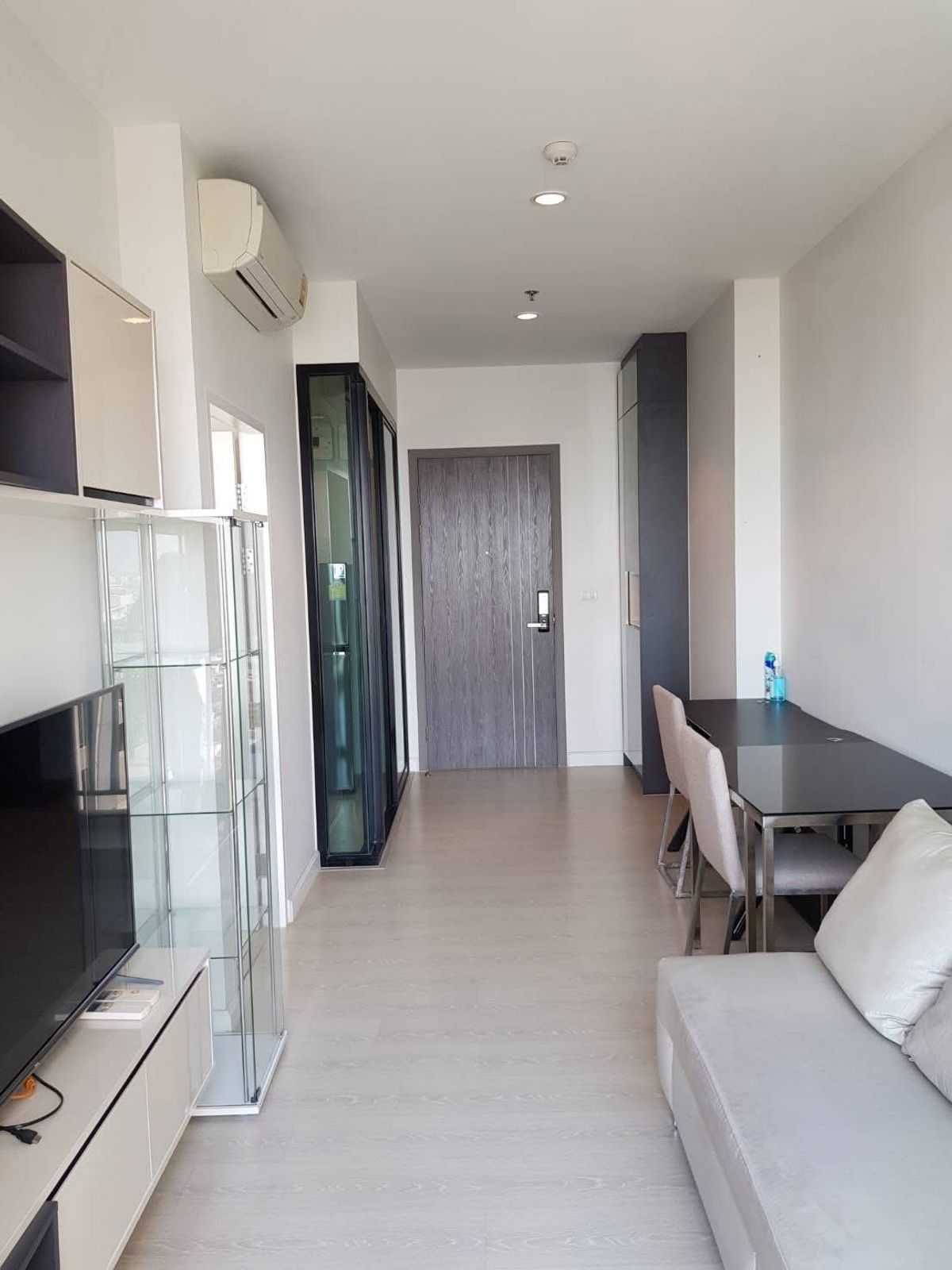 For RentCondoRama9, Petchburi, RCA : 🍀 For rent, Nich Pride, Thonglor - Phetchaburi 🍀 Interested in LINE @Zcondo (with @prefix) 🔥 C4303