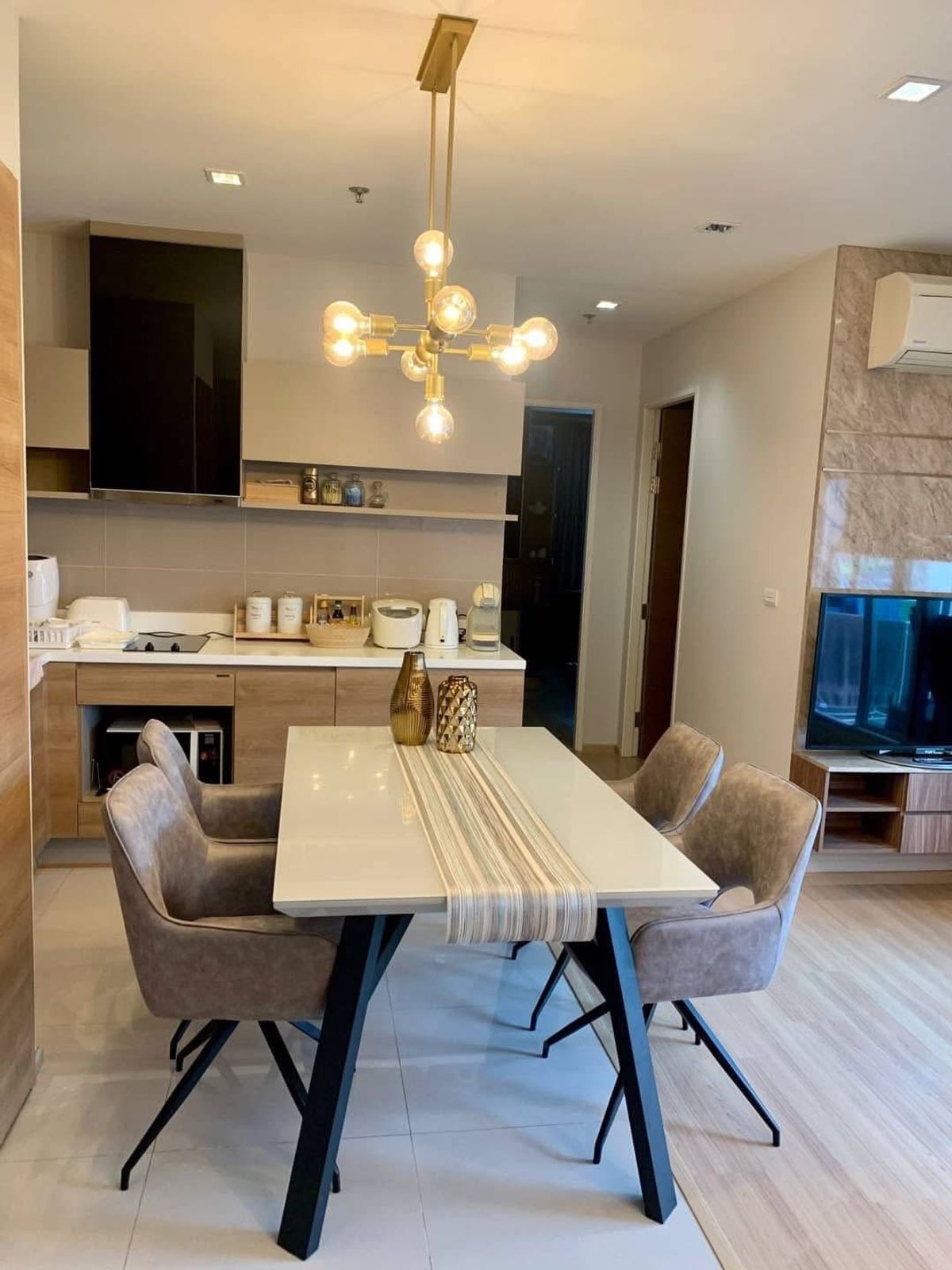 For RentCondoSapankwai,Jatujak : Rent 🩵 Rhythm Phahol - Ari (Rit Phahon -Ari) interested in adding LINE @goorooCondo (with @)