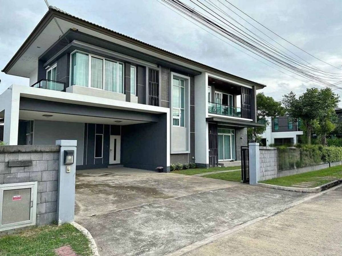 HouseNawamin, Ramindra : Luxury detached house after the Wararam Premium Woramiram Watchaphon -Jatuchot Project