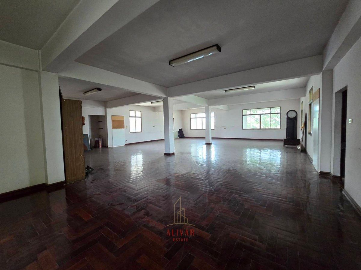 For SaleLandPattanakan, Srinakarin : SB070025 Land for sale with building and warehouse 1 rai 2 ngan, Srinakarin, On Nut area, near MRT Yellow Line, Kelantan Station