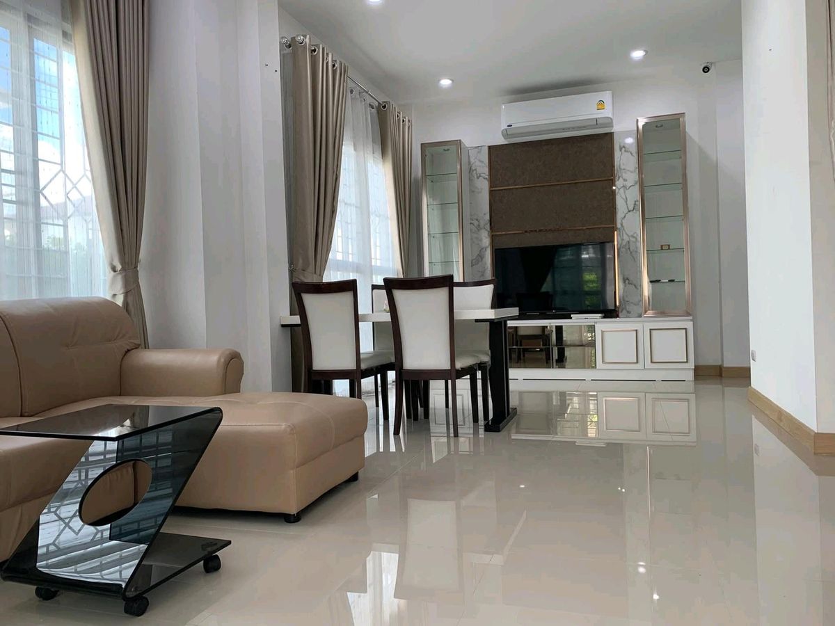For RentHouseChiang Mai : 🏡Modern House For Rent near central festival ruamchock mall ,NIS 20,000 bath