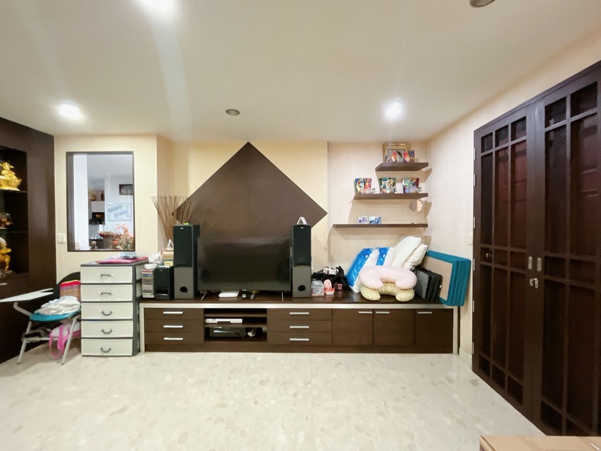 ขายบ้านนวมินทร์ รามอินทรา : ขายบ้านเดี่ยว 72 ตารางวา 6.6 ล้าน ปัญญาอินทรา โทร คุณส้ม 082-874-5666