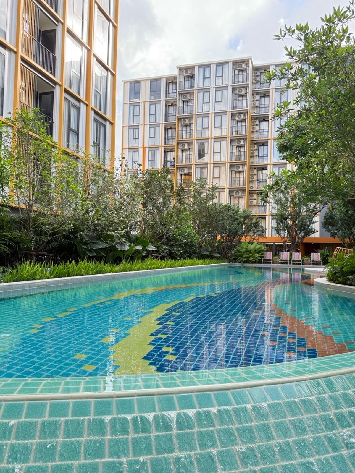 For RentCondoPhuket : Rent The Base Rise Phuket, near Central, good location, Phuket