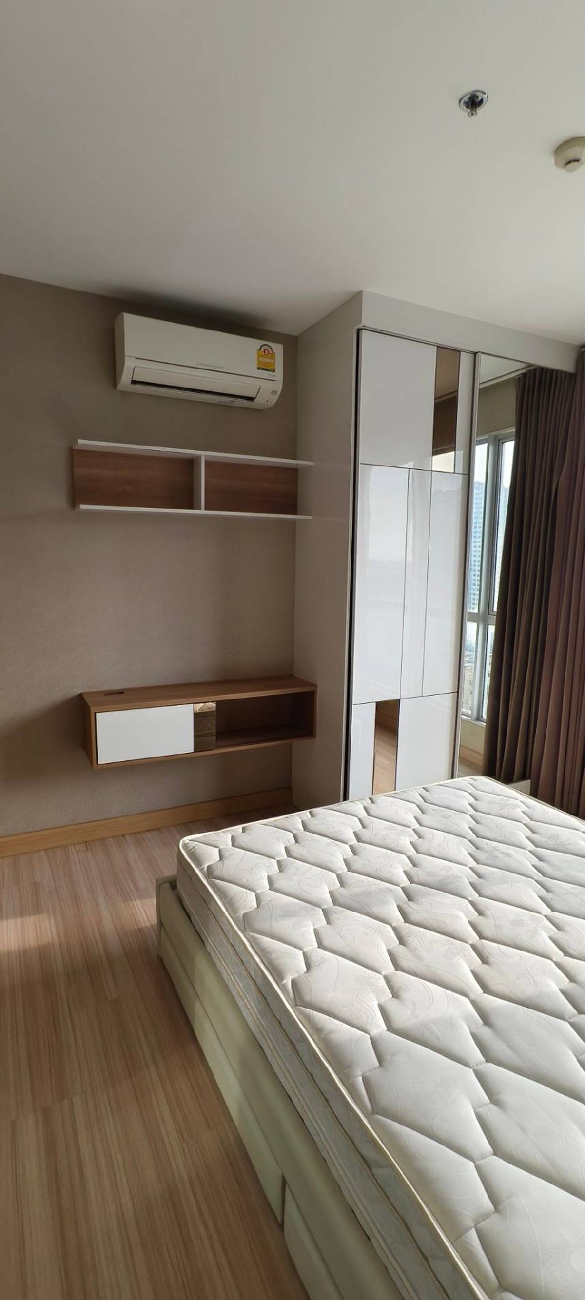 For RentCondoRattanathibet, Sanambinna : For rent The Hotel Service near MRT Bang Krasor