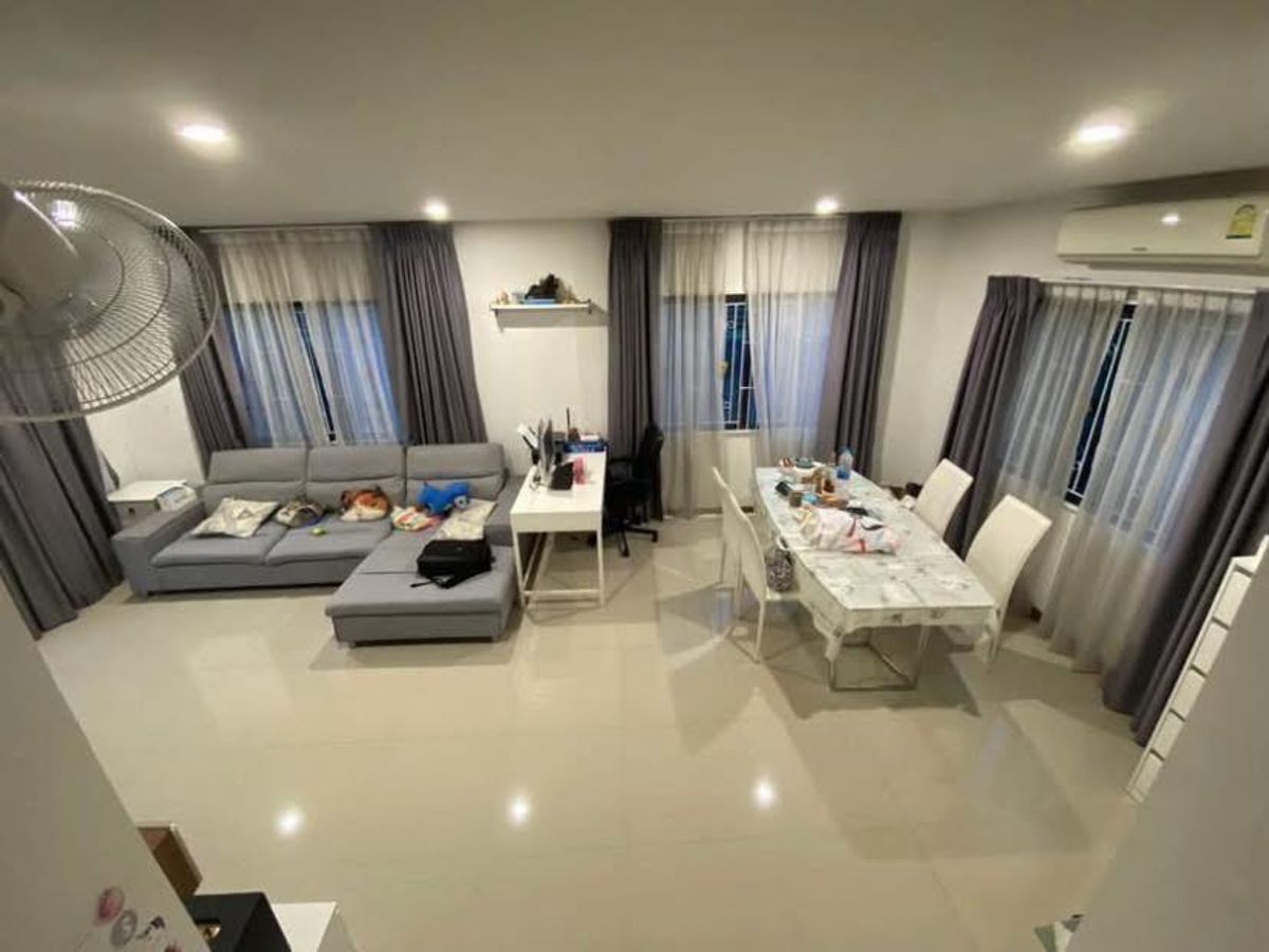 ให้เช่าบ้านลาดกระบัง สุวรรณภูมิ : ให้เช่าบ้านเดี่ยว2ชั้น 3ห้องนอน 3ห้องน้ำ เฟอร์ครบ (โกลเด้น วิลเลจ บางนา-กิ่งแก้ว)