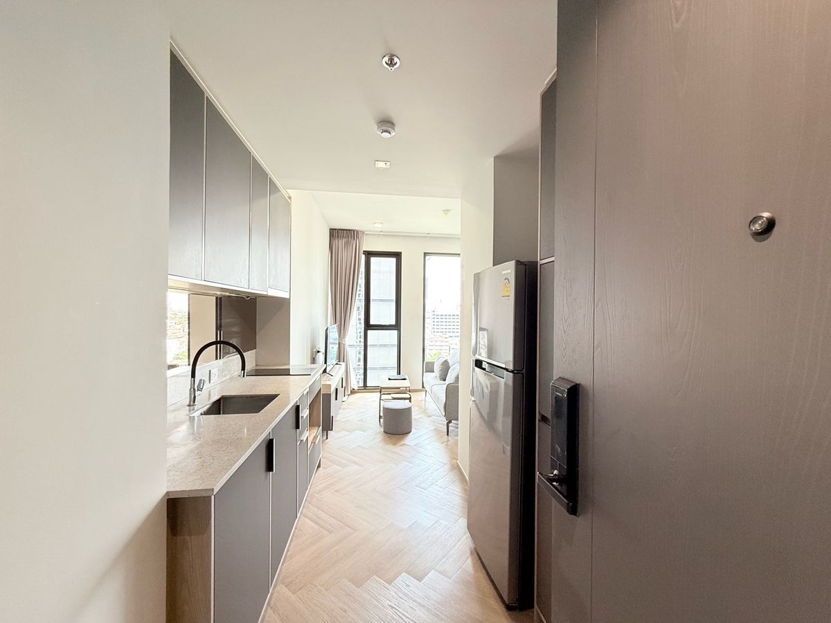 For RentCondoSiam Paragon ,Chulalongkorn,Samyan : Good plan, beautiful room, 1 more empty