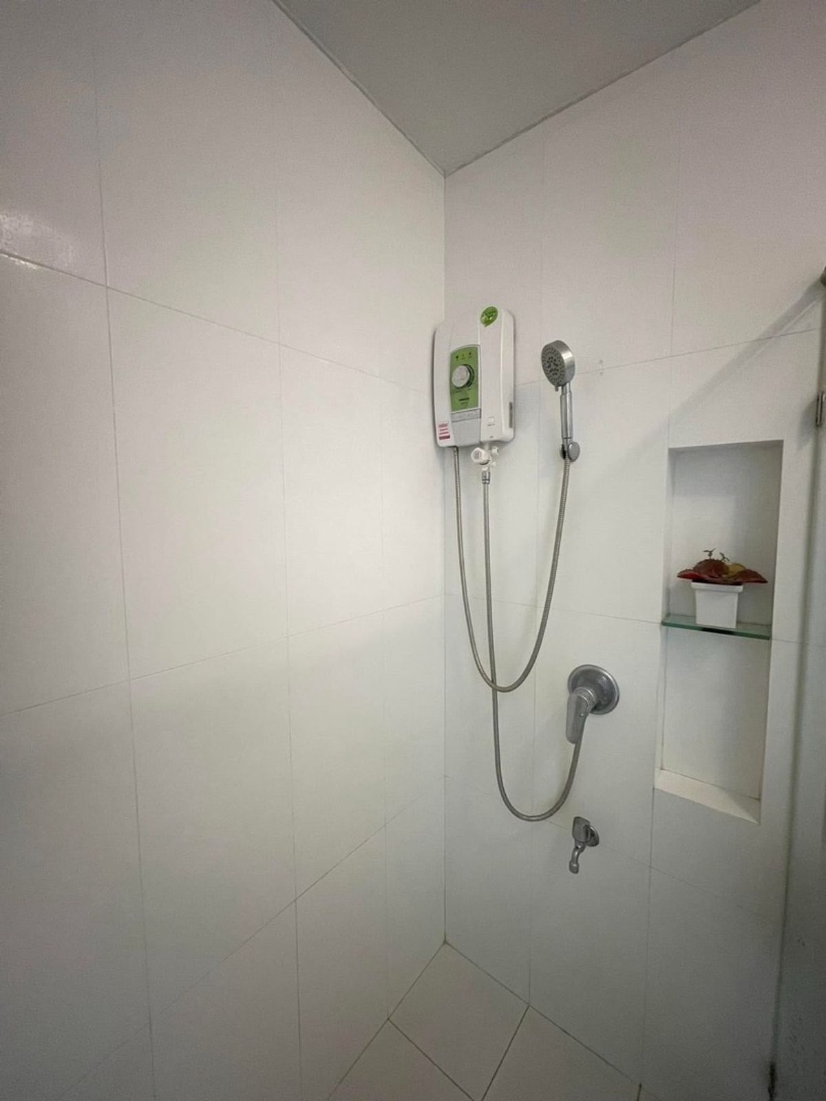 For RentCondoBangna, Bearing, Lasalle : Rent The Parkland Srinakarin Lakeside (The Parkland Srinakarin Lake Side)  🛏️ 1 bedroom 🛁 1 bathroom 🛋️ 1 living room size 36 sqm. Building 1, 19th floor 🌅 Muang view ✨ Price 9,500 baht ✨