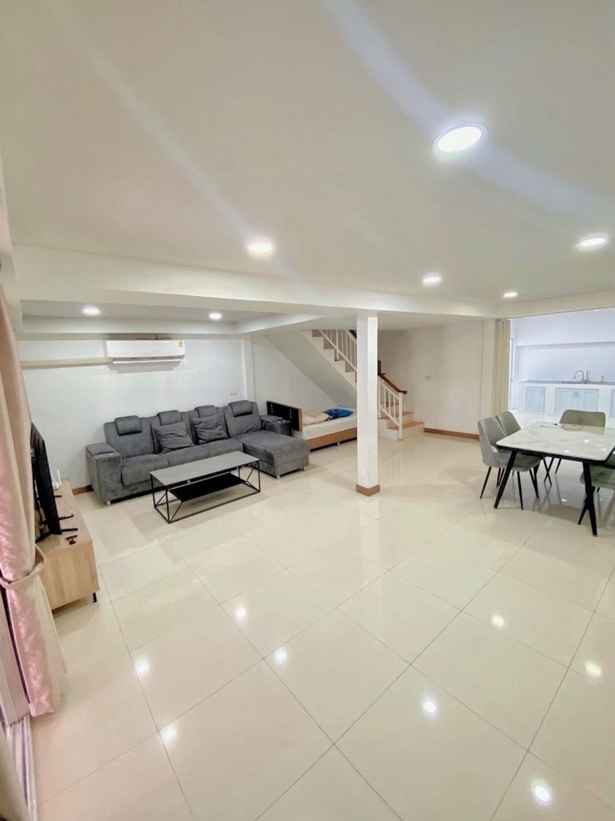 For RentTownhomeRatchadapisek, Huaikwang, Suttisan : 🌟 2 -story house, Huai Khwang Ratchada 18 for rent 3 bedrooms, 2 bathrooms Free ready ✨