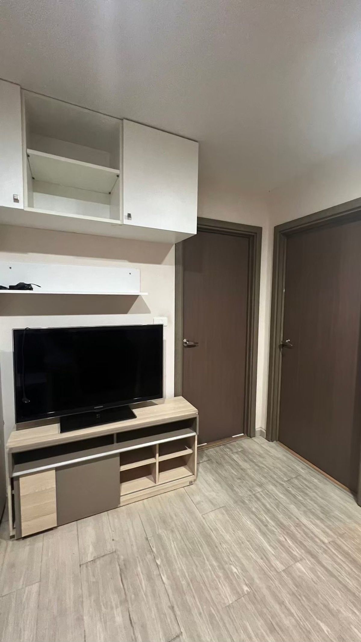 For RentCondoOnnut, Udomsuk : 🔴14,000 ฿ 🔴 🔴 𝐓𝐡𝐞 𝐁𝐚𝐬𝐞 𝟕𝟕┃ 𝟕𝟕┃ 𝟕𝟕┃ The Base Sukhumvit 77 ✅ Near BTS Onnut is happy to serve 🙏 Interested to say hello (very fast answer): 📱 Property code 6807-1106 📱: ID LINE:@bbcondo88