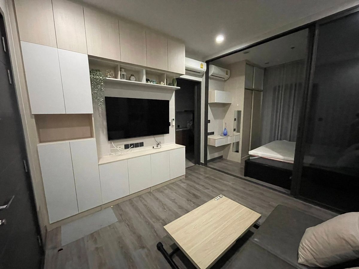For RentCondoPinklao, Charansanitwong : Rent RR371 Urbano Rajavithi. Beautiful room, full furniture, living room, guests. Beds can be folded. Certifying guests that can be stopped near MRT Sirithorn