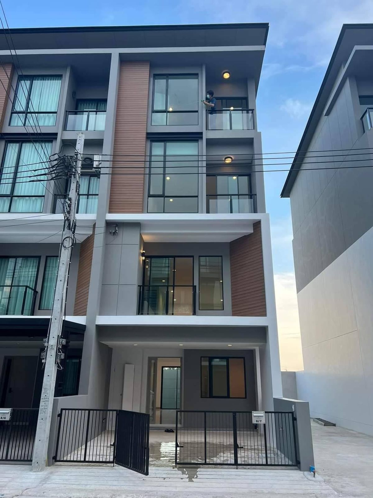For RentTownhomeNawamin, Ramindra : Rent a 3.5 floor townhome, a corner house 𝐏𝐫𝐞𝐦𝐢𝐮𝐦 𝐏𝐥𝐚𝐜𝐞 𝐏𝐥𝐚𝐜𝐞 Phahonyothin-Ramintra Able to make registered office