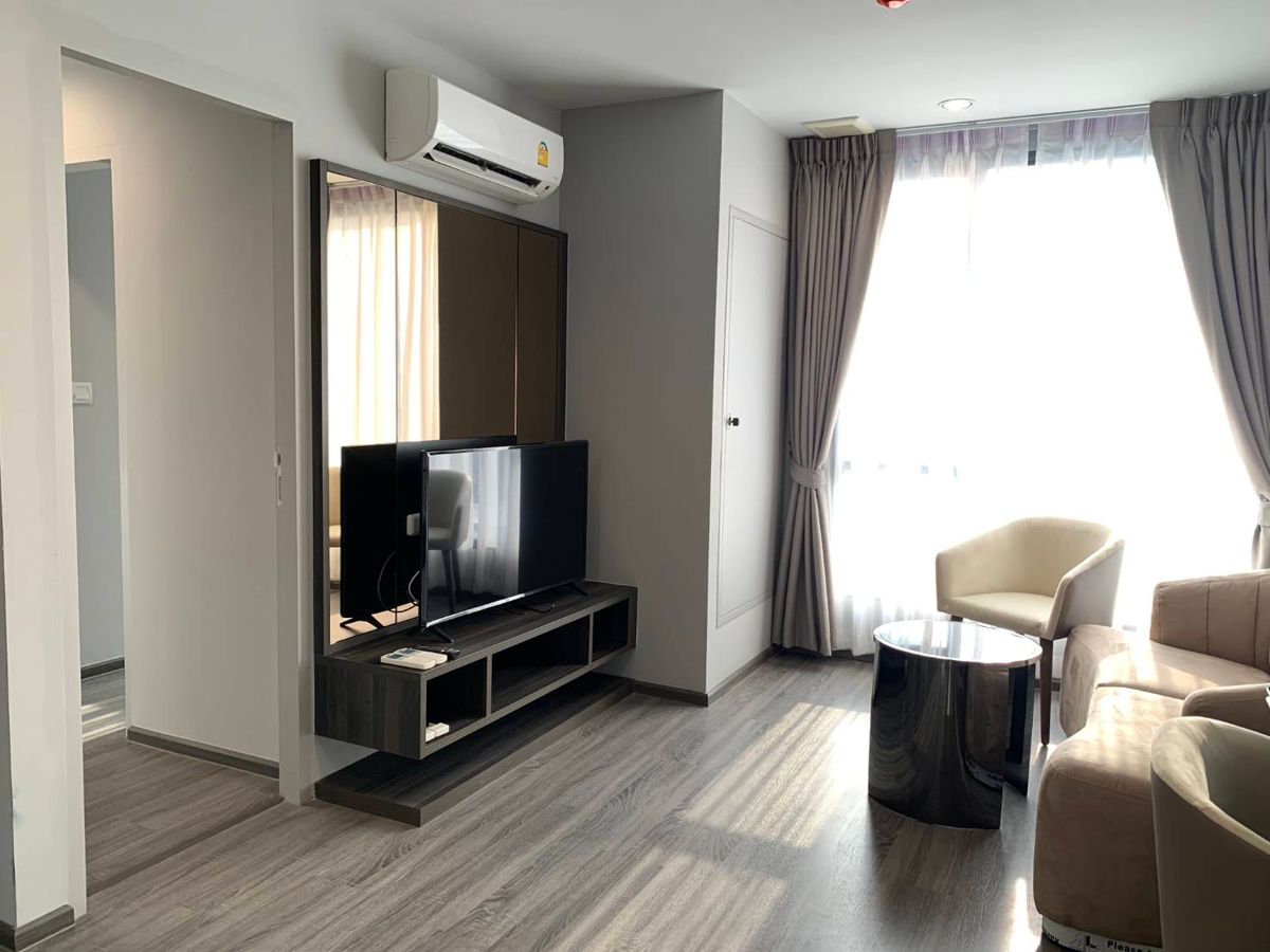 For RentCondoSukhumvit, Asoke, Thonglor : Ideo Mobi Sukhumvit 40 condo for rent. Complete condo, ready to approach BTS Ekkamai and 2 Expressway !!