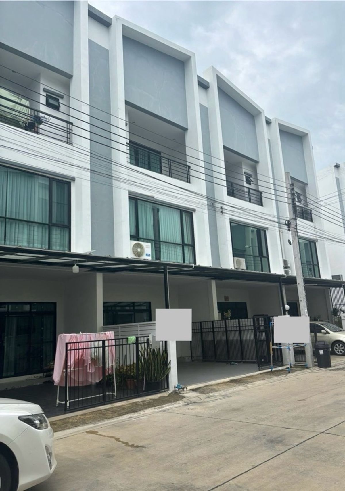For SaleTownhomeOnnut, Udomsuk : ❤️ Selling with Cordis at Udomsuk 3 -story townhome. Interested in Line @900CQHK, Tel 0859114585 ❤️❤️ about 22.8 square meters of area of ​​200 square meters, 3 bedrooms, 4 bathrooms.