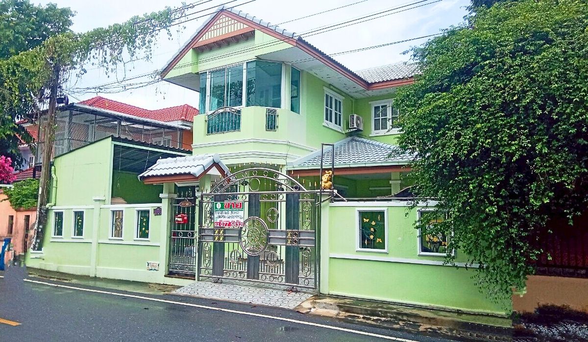ขายบ้านปทุมธานี รังสิต ธรรมศาสตร์ : บ้านเดี่ยว 2 ชั้น ม.อริสรา 3 ถ.กาญจนาภิเษก ลาดหลุมแก้ว ปทุมธานี