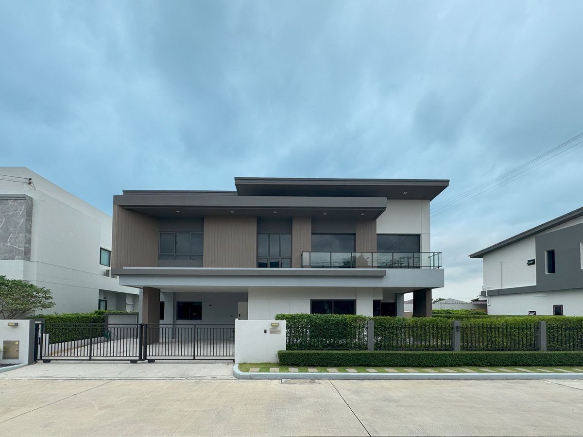 ขายบ้านลาดกระบัง สุวรรณภูมิ : [ Sell ] Venue Id มอเตอร์เวย์ - พระราม 9 5 ห้องนอน 75ตร.ว 313ตร.ม 18.9 ล้านบาท