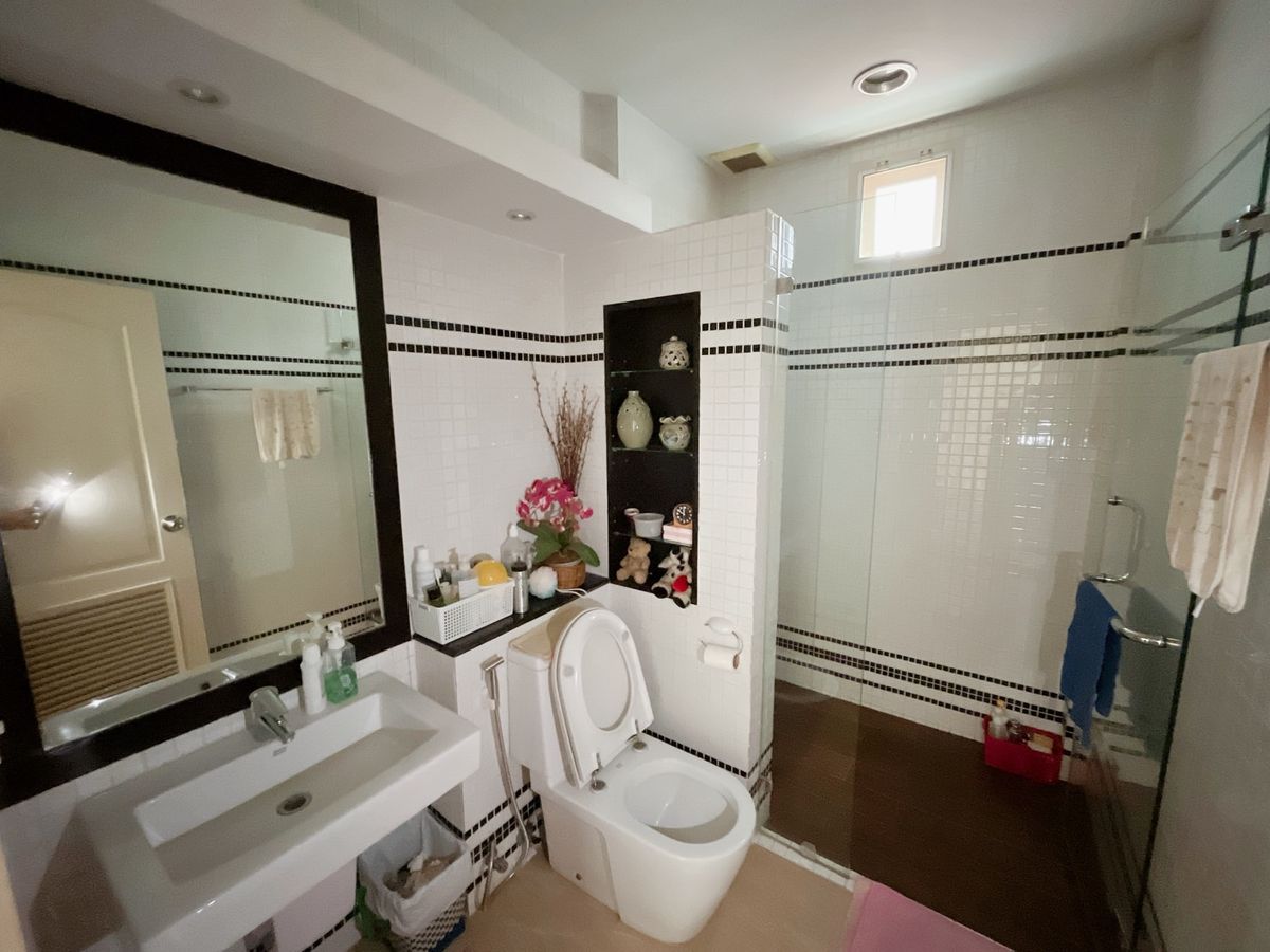 ขายบ้านนวมินทร์ รามอินทรา : ขายบ้านเดี่ยว 72 ตารางวา 6.6 ล้าน ปัญญาอินทรา โทร คุณส้ม 082-874-5666