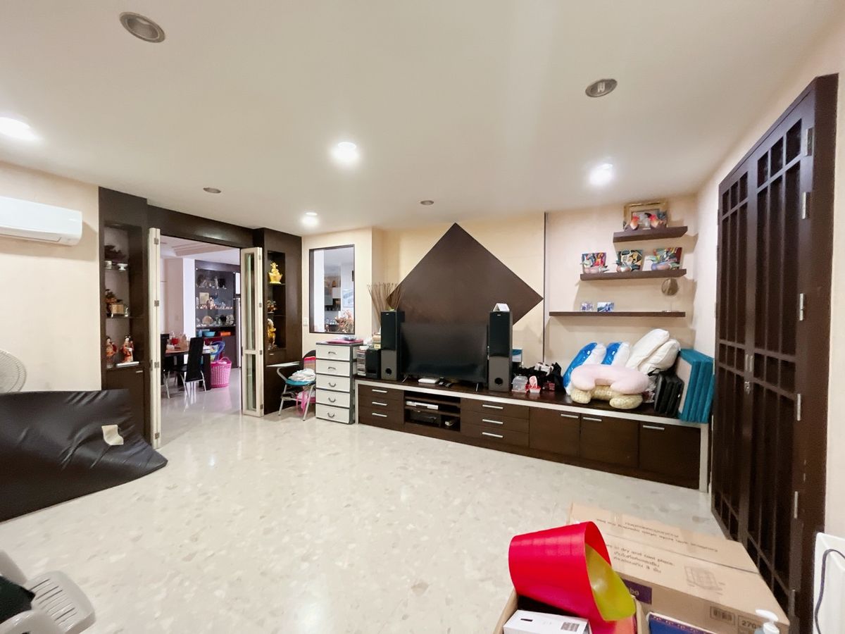 ขายบ้านนวมินทร์ รามอินทรา : ขายบ้านเดี่ยว 72 ตารางวา 6.6 ล้าน ปัญญาอินทรา โทร คุณส้ม 082-874-5666