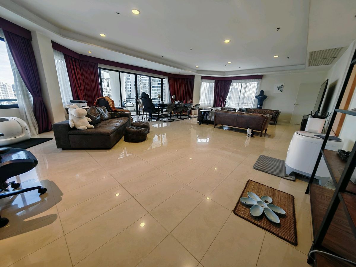 ขายคอนโดสุขุมวิท อโศก ทองหล่อ : ขายด่วน!! คอนโด​Moon​ Tower​ 371.7 ตร.ม.
ชั้น21​ วิวเมือง ปากซอยเอกมัย
เดินไปรถไฟฟ้าแค่5นาที​ เท่านั้น