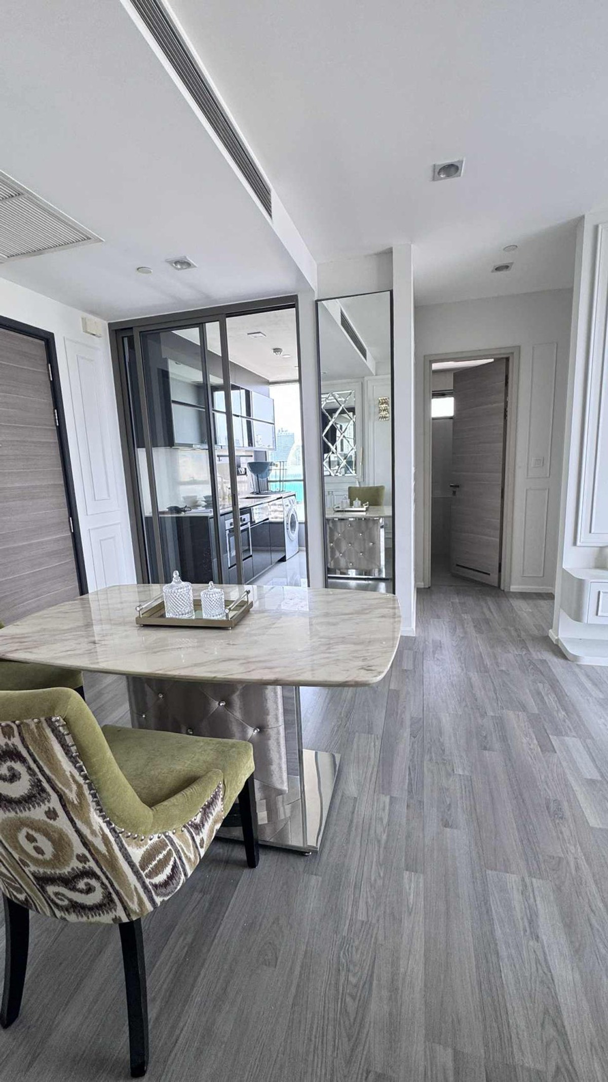 ขายคอนโดสาทร นราธิวาส : The Room Sathorn - St.Louis /  / 2 ห้องนอน 67 ตร.ม. โทร 0937890899