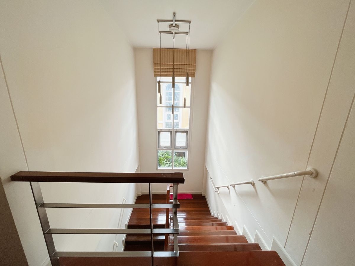 ขายบ้านนวมินทร์ รามอินทรา : ขายบ้านเดี่ยว 72 ตารางวา 6.6 ล้าน ปัญญาอินทรา โทร คุณส้ม 082-874-5666