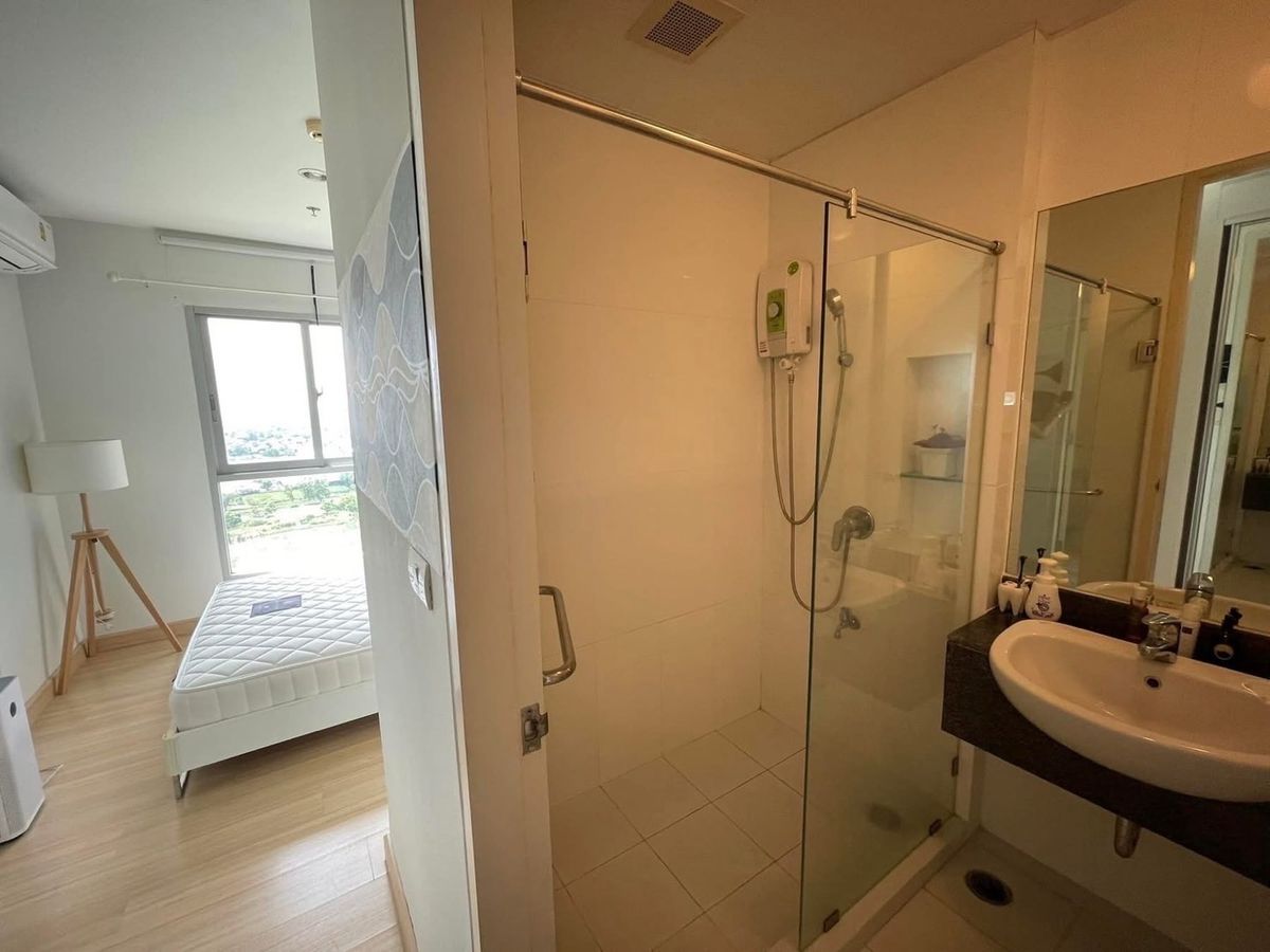 For RentCondoBangna, Bearing, Lasalle : Rent The Parkland Srinakarin Lakeside (The Parkland Srinakarin Lake Side)  🛏️ 1 bedroom 🛁 1 bathroom 🛋️ 1 living room size 36 sqm. Building 1, 19th floor 🌅 Muang view ✨ Price 9,500 baht ✨