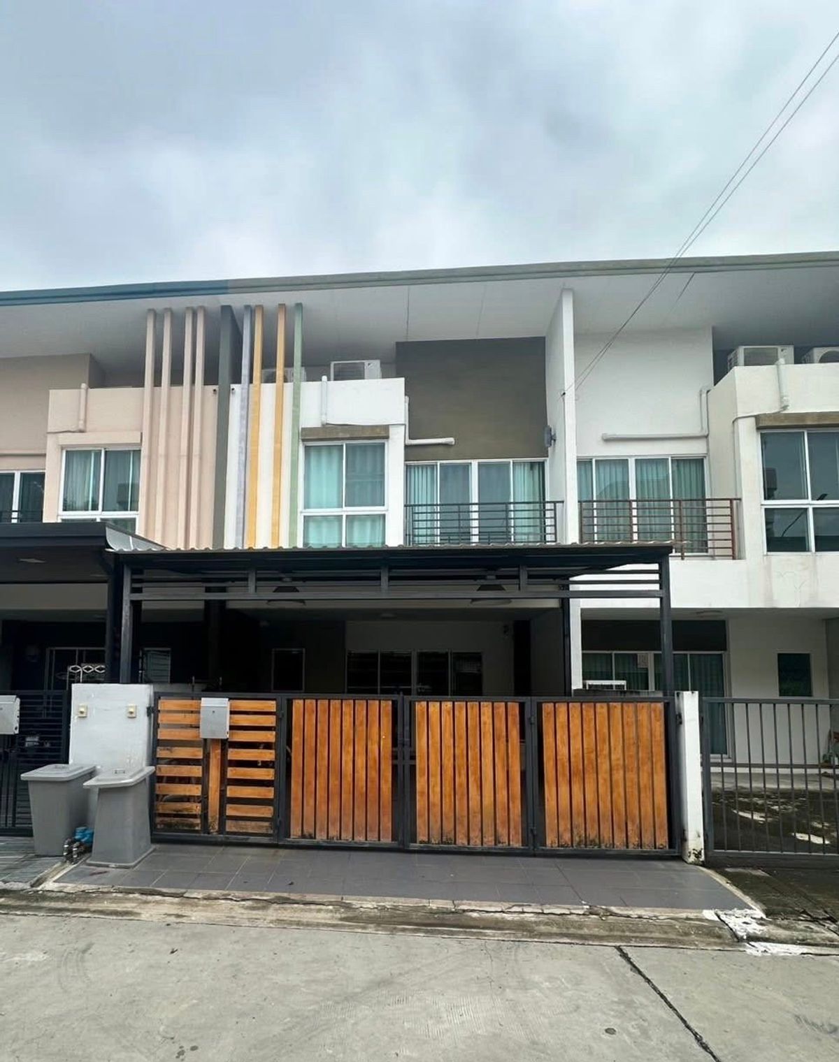 For RentTownhomeNawamin, Ramindra : Rent a townhome City Village, Watcharapol, attached to Plearnari Mall near MRT Watcharapol