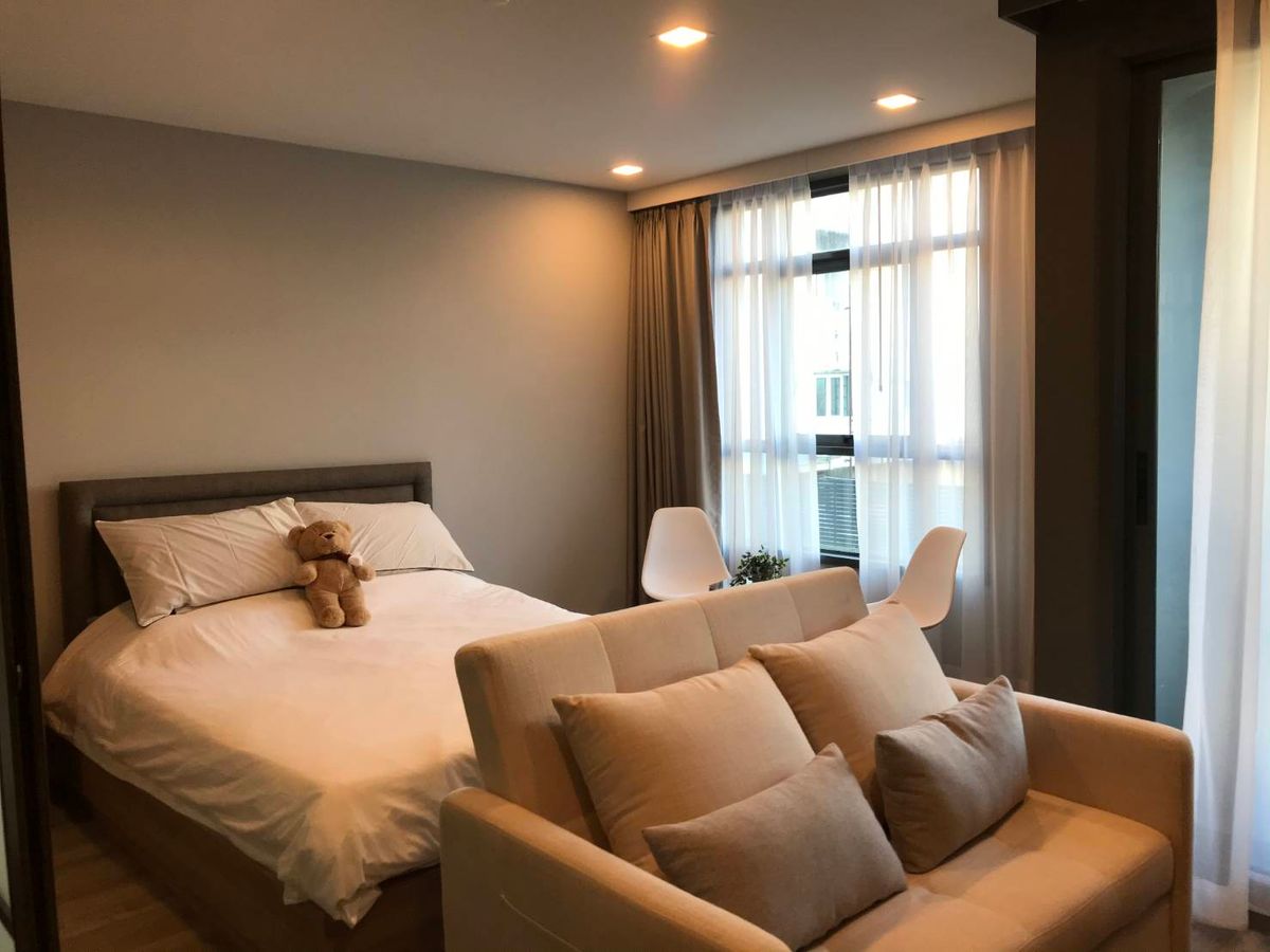 For RentCondoRatchadapisek, Huaikwang, Suttisan : Condo for rent, Maestro 19, complete condo, ready to approach MRT Ratchadaphisek (can raise animals) !!