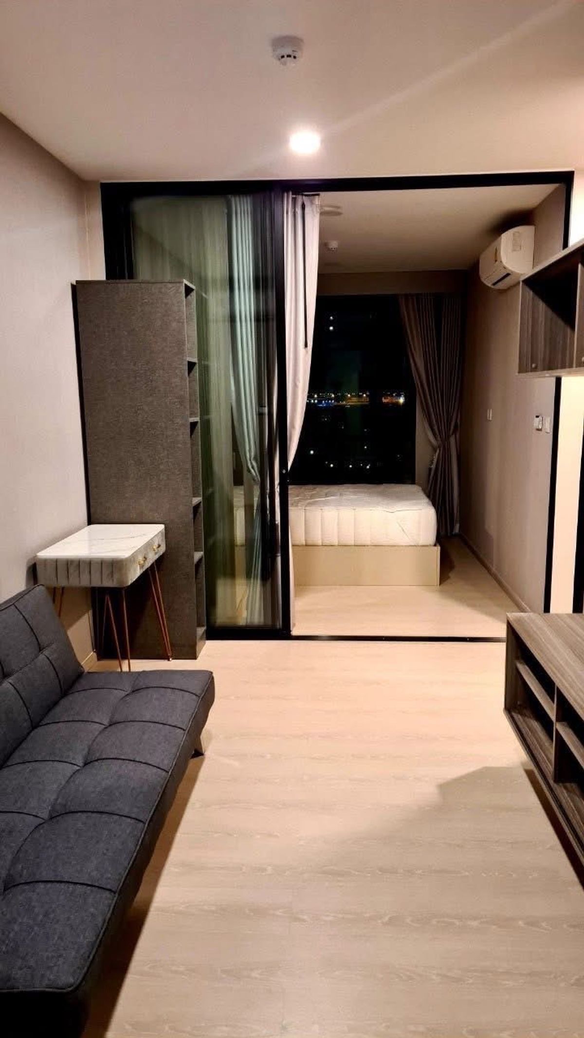 For RentCondoVipawadee, Don Mueang, Lak Si : Rent cheap !! Condo 1 minute BTS Phahonyothin 59 Life Night Bridge, Phahonyothin Inter Condo for RENT 1MIN BTS PHHON YOTHIN 59 Station Knightsbridge PHALYOTHIN Interchange