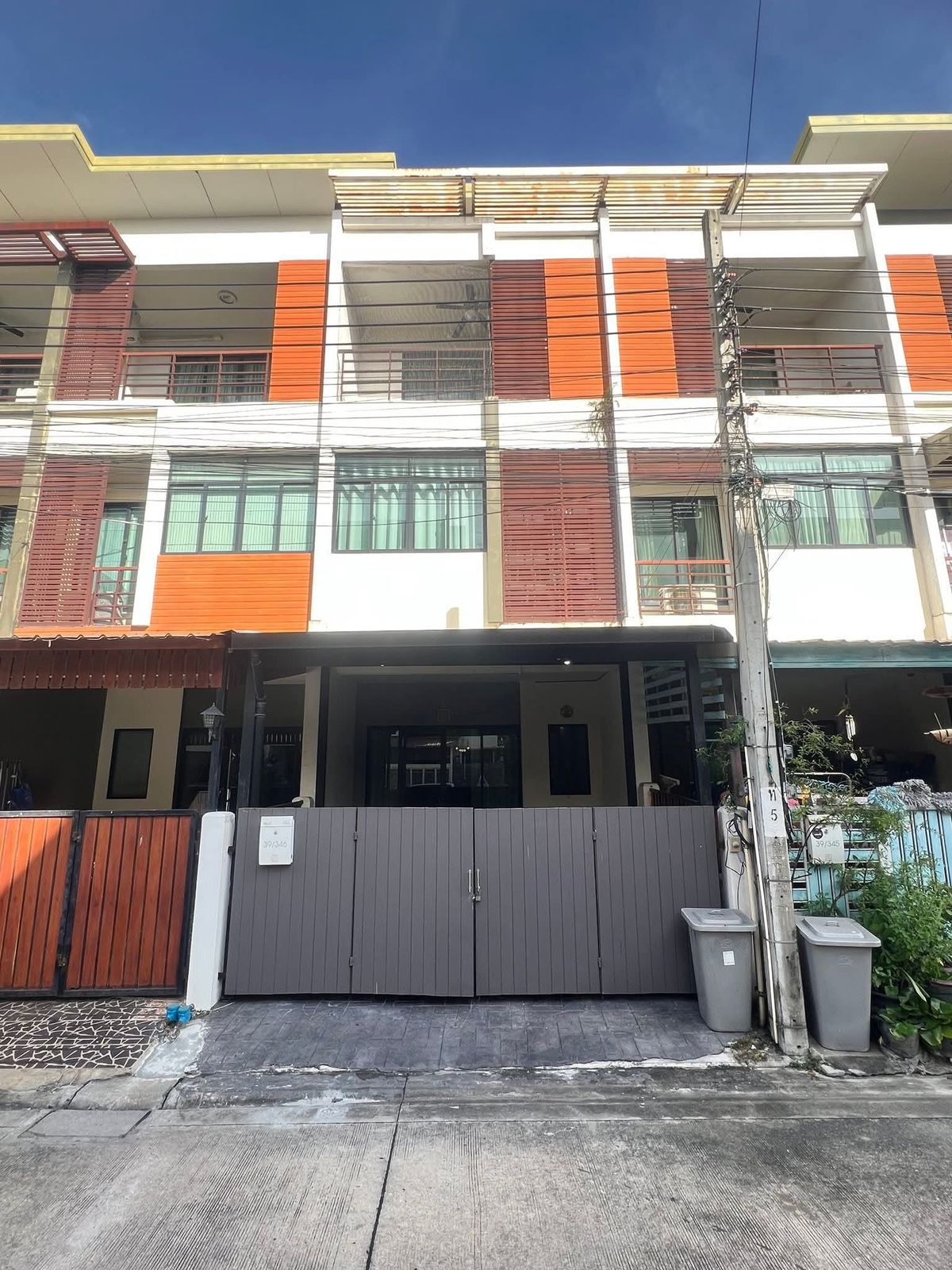 ให้เช่าทาวน์โฮมท่าพระ ตลาดพลู วุฒากาศ : ให้เช่า  ทาวน์โฮม 3 ชั้น โครงการ Six natue กัลปพฤกษ์  ใกล้ สำเพ็ง2 เชื่อมต่อสาทร หรือกาญจนาภิษก ได้ง่าย ใกล้ห้างเดอะมอลล์บางแค