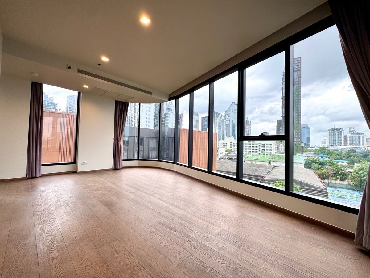 ขายคอนโดสุขุมวิท อโศก ทองหล่อ : 2bed 2bath Rare unit Curved Series Tel 0946503223