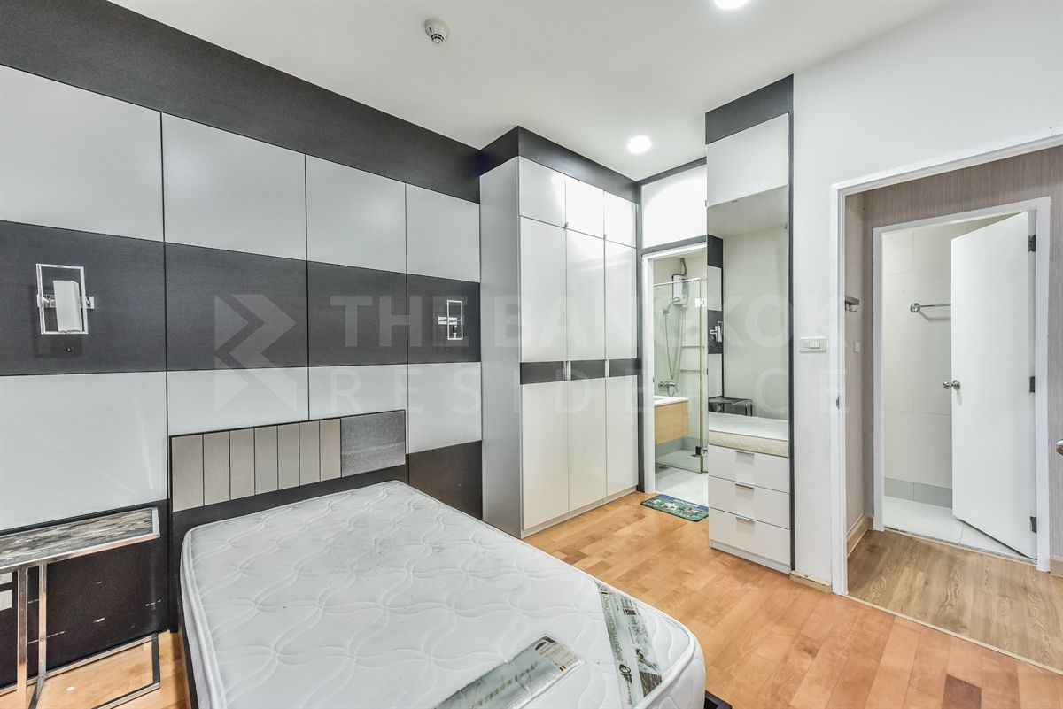 For SaleCondoRatchathewi,Phayathai : The cheapest urgent sale in the Villa RachaTewi 2B2B 84SQM project. Only 13.8 MB. Contact Khun Aum 0658209572 By Aumi.