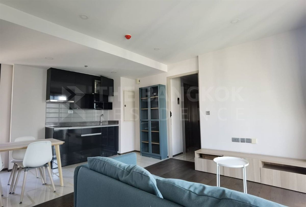 For RentCondoRatchathewi,Phayathai : Urgent rent. The big room IDEO Q Siam Rachathwi 2B2B 66SQM. Only 40K/Month.