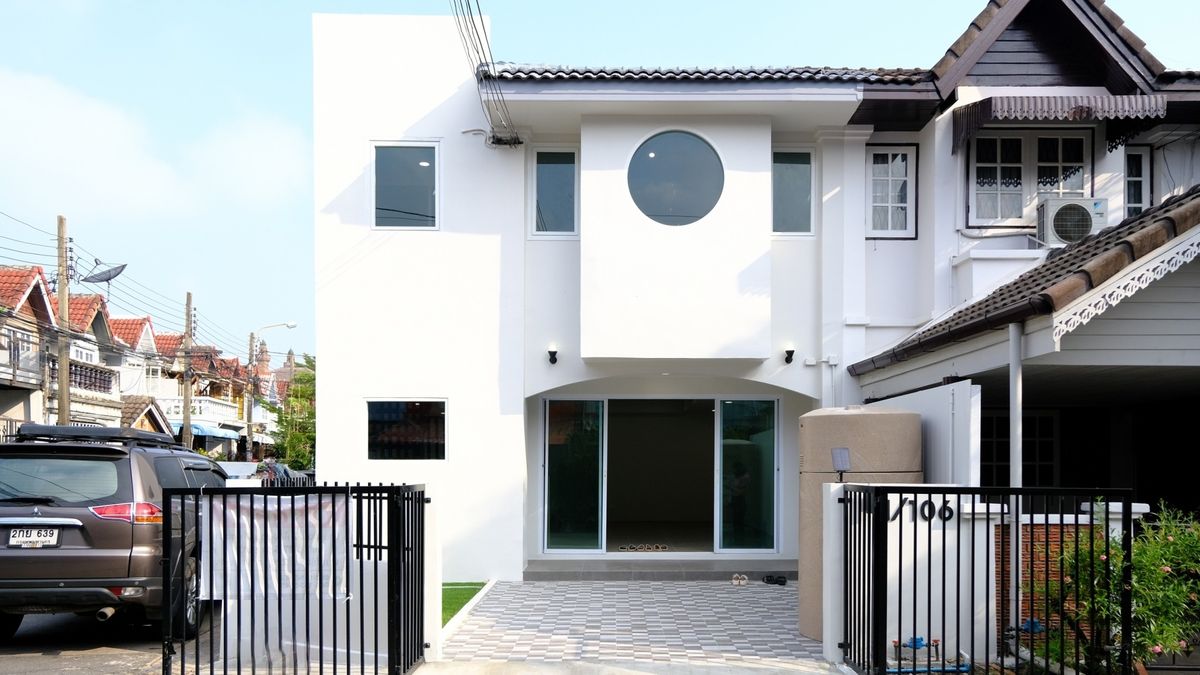 ขายทาวน์โฮมอ่อนนุช อุดมสุข : Townhome 2 ชั้น หลังใหม่ พร้อมอยู่!! อ่อนนุช - ลาดกระบัง เจ้าของขายเอง