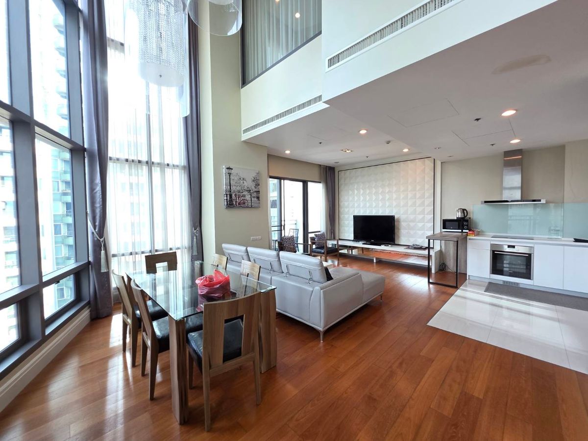 ให้เช่าคอนโดสุขุมวิท อโศก ทองหล่อ : Bright Sukhumvit 24: 3bed 3bath Duplex High Fl. 179.7sqm. Sell: 32,800,000 Rent: 100,000/mth. Am: 0656199198