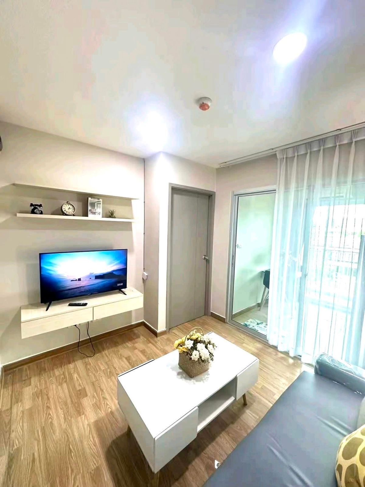 For RentCondoPathum Thani,Rangsit, Thammasat : 🎉 Beautiful room, complete room, clean, livable, carry the bag in !! 📍 Very good location! Near Bangkok University, just 5 minutes.