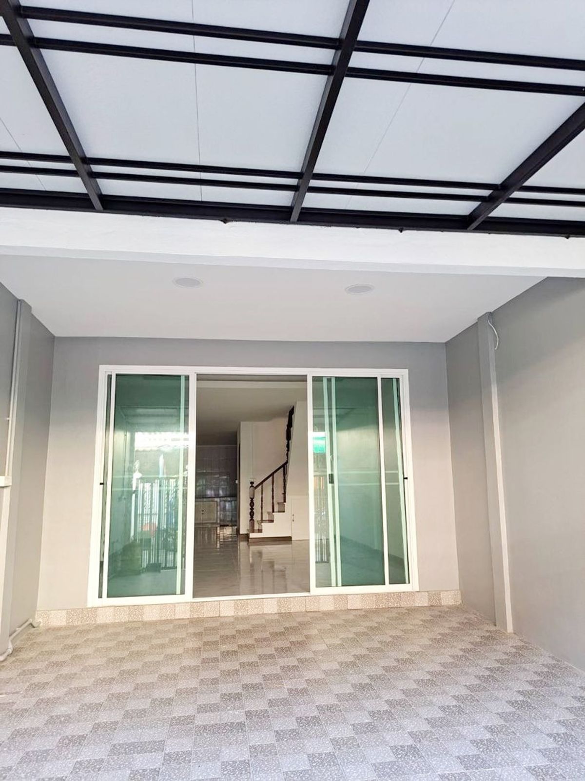 For SaleTownhomeLadprao101, Happy Land, The Mall Bang Kapi : New 2 -story townhouse for sale Sena Villa 84 Happy Land Road, Bang Kapi District, near Bang Kapi BTS station The Mall Life Store Bang Kapi- 00075