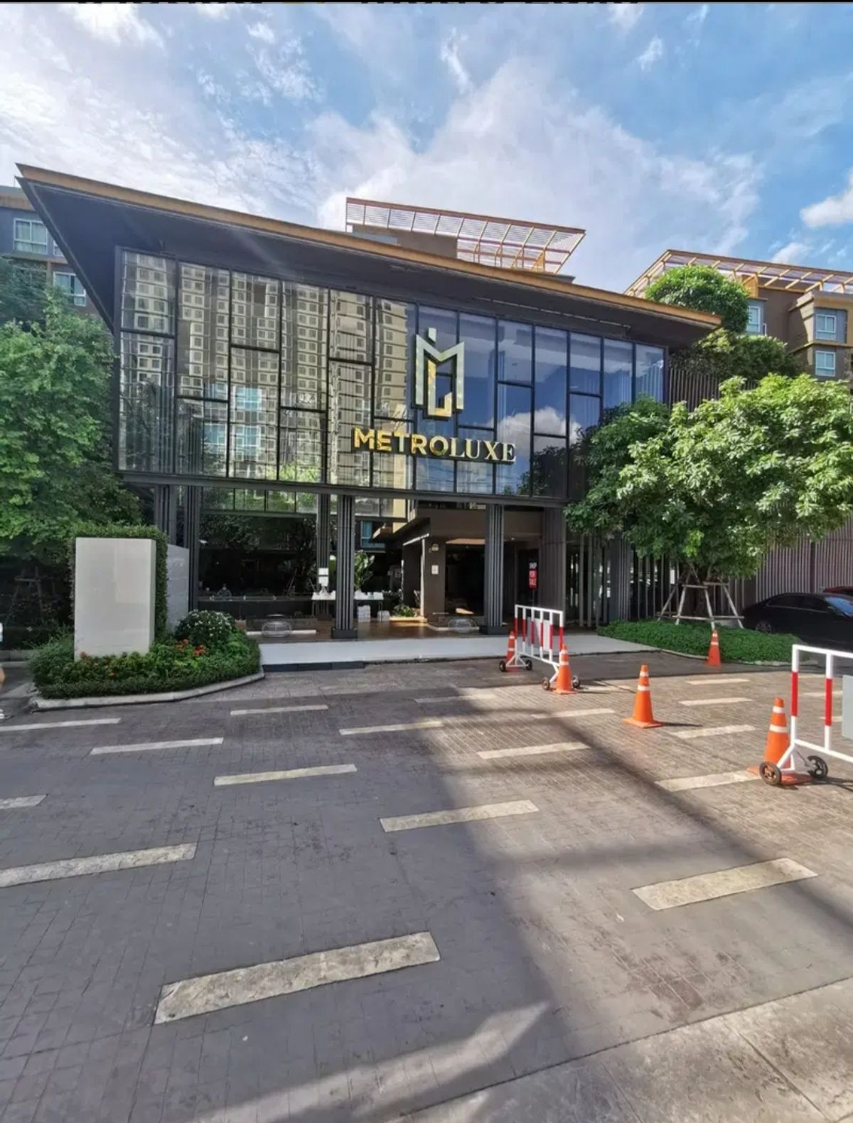 ขายคอนโดเกษตรศาสตร์ รัชโยธิน : Metroluxe Kaset affordable price 2.39 MB, free transfer fee.