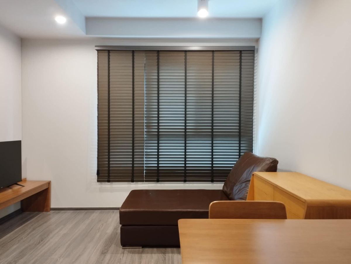 For RentCondoSeri Thai, Ramkhamhaeng Nida : Owner for rent Wide room, corner room, bedroom, not next to other rooms, 1 bedroom, 34.69 sqm. Floor 8, West balcony, full furniture view