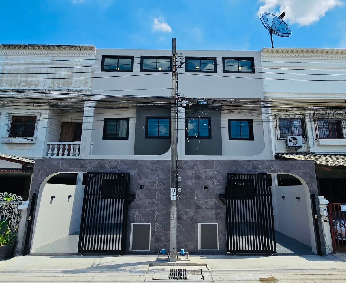 ขายทาวน์โฮมอ่อนนุช อุดมสุข : ➤ Townhome หลังใหม่ ใกล้ BTS  และ Seacon Square  เจ้าของขายเอง  ทำเลดีที่สุด ในซอยสุขุมวิท101/1 